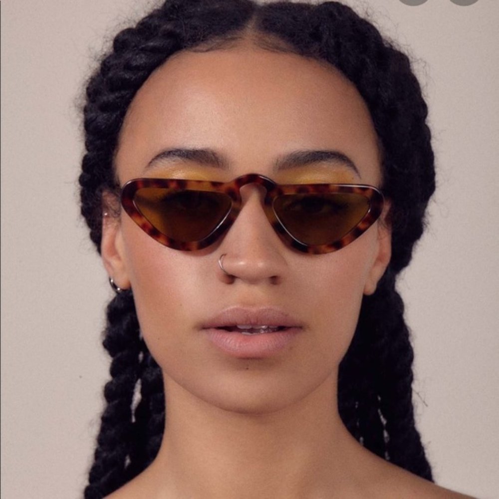 Man Repeller Unibrow Sunglasses - Tortoise